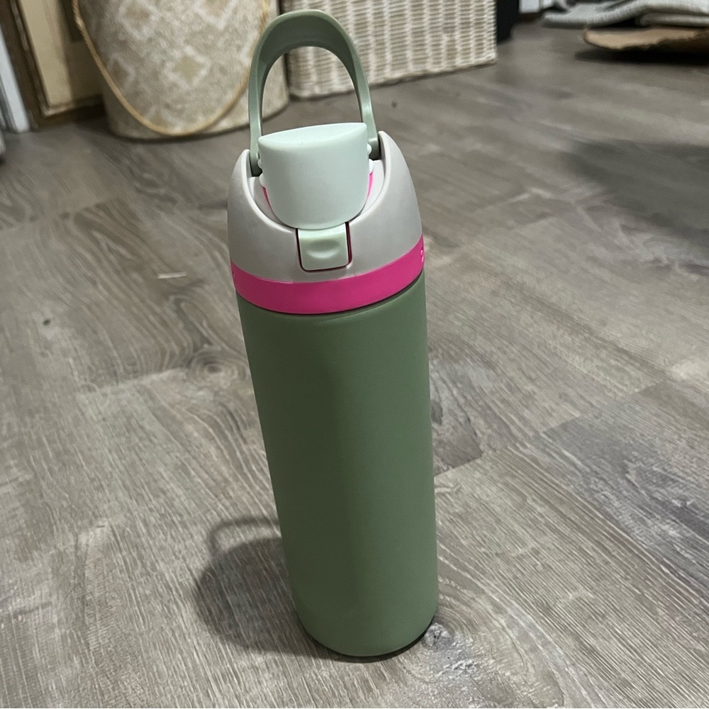 Owala FreeSip Waterbottle, 24oz, Neo Sage; Insulated, Stainless Steel,